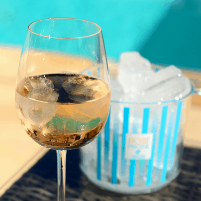 Ice in wine? Yes, if it’s a Rosé Piscine! This French cocktail is not a faux pas!
