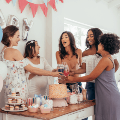 Avoid these American social norms in France that don’t translate